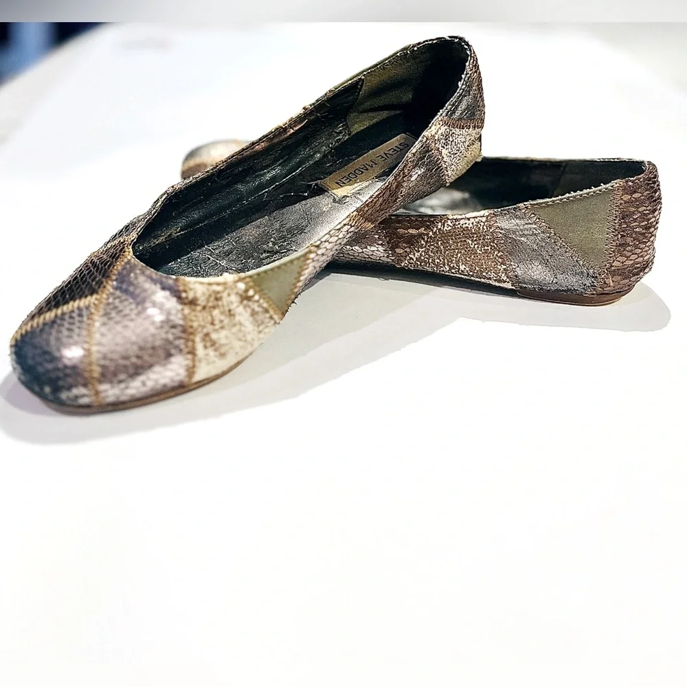 Steve Madden Two Toned Metallic Embossed Snake Print Ballet Flats, Girls Size 3Y